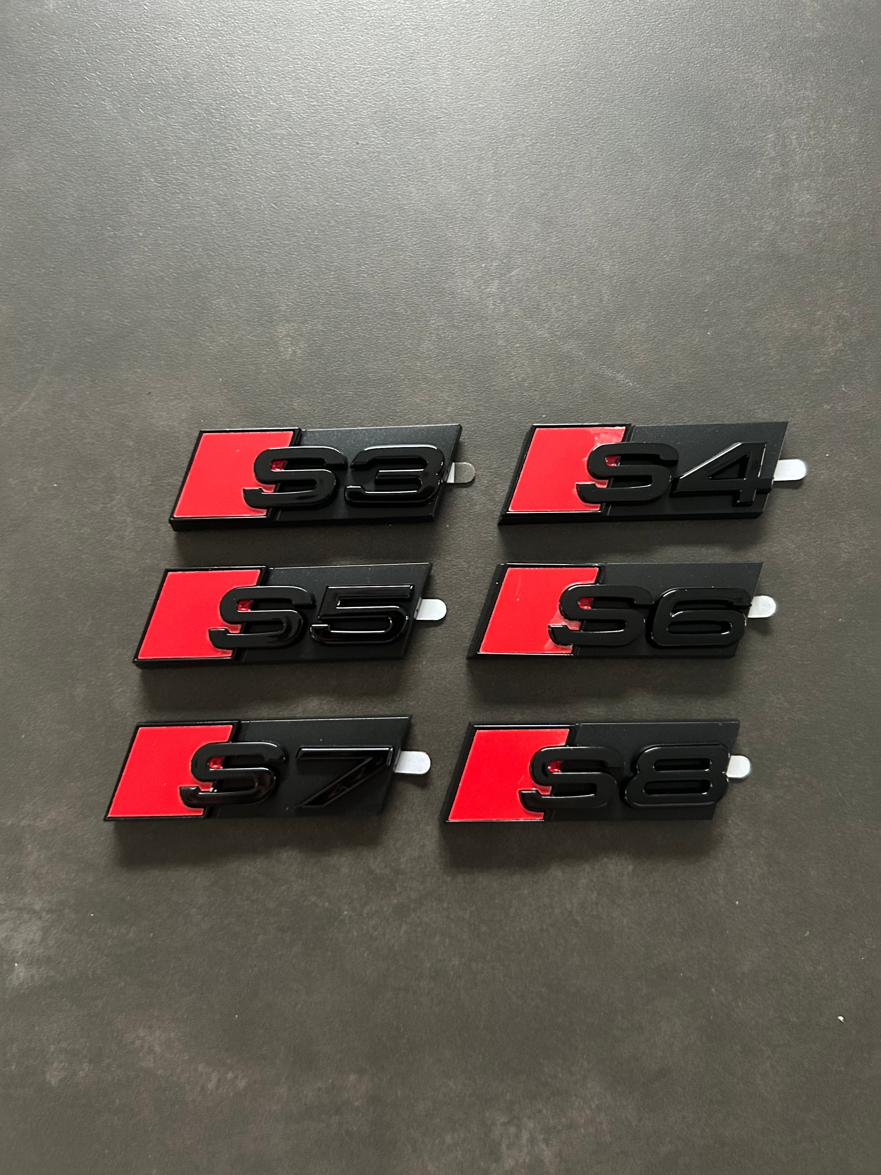 Audi S3-S8 Schriftzug Emblem Logo für Kühlergill Schwarz