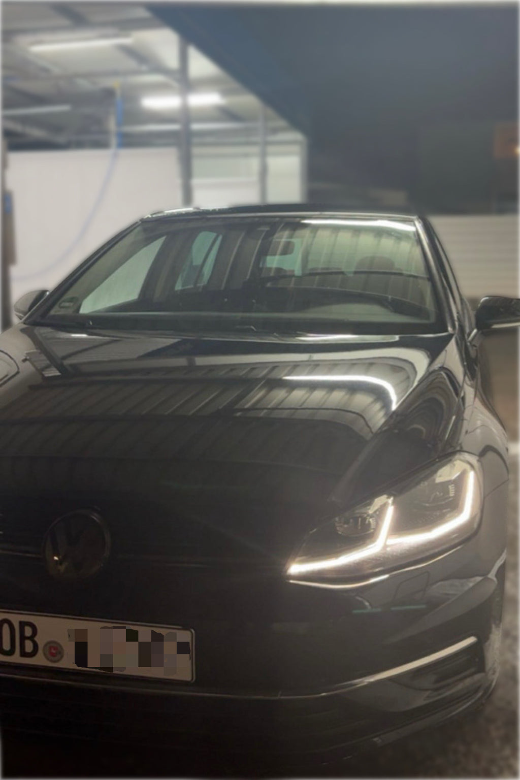 VW Golf 7 14-17 Kühlergrill-Leiste – Glossy Black