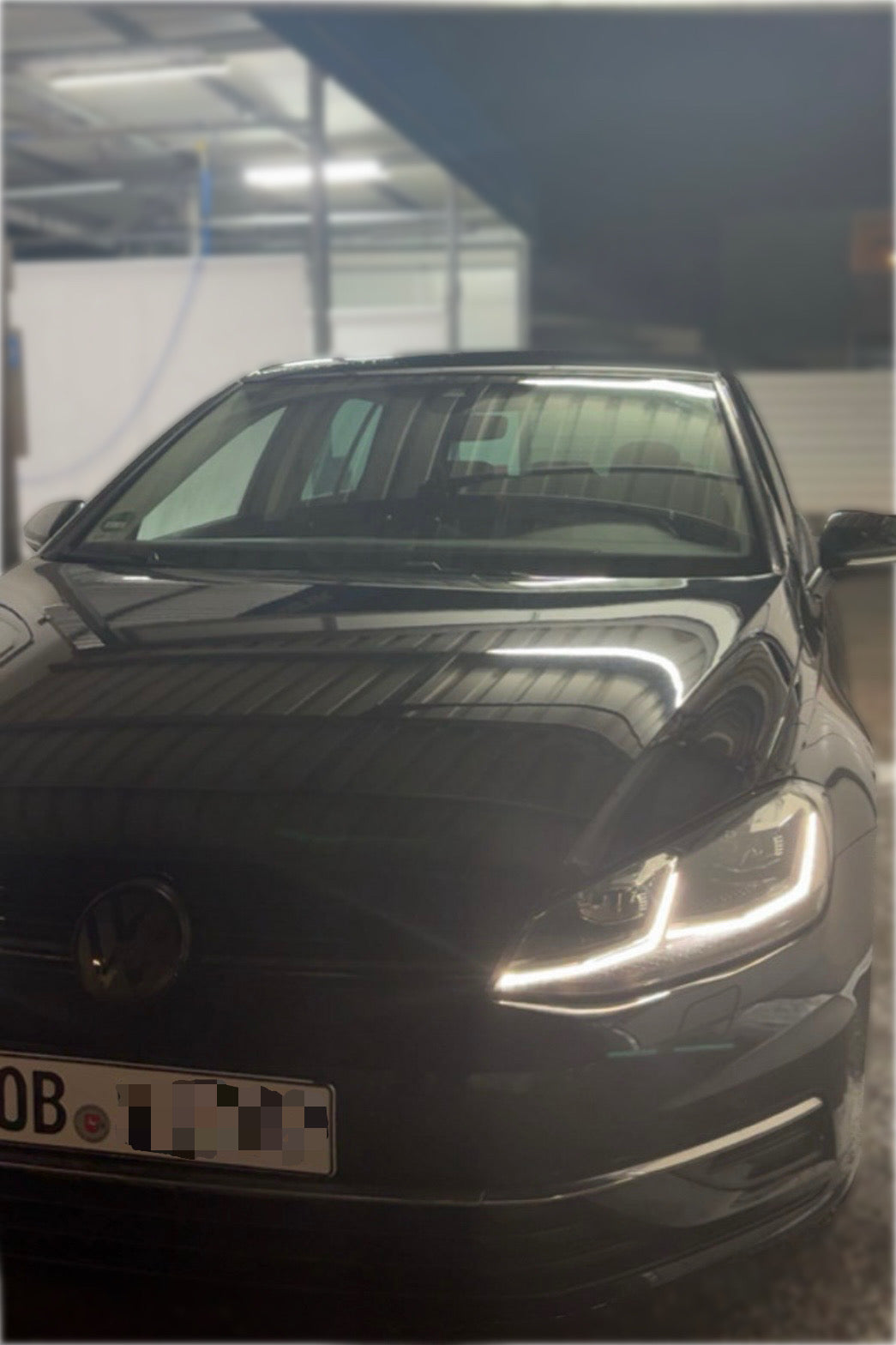 VW Golf 7 14-17 Kühlergrill-Leiste – Glossy Black