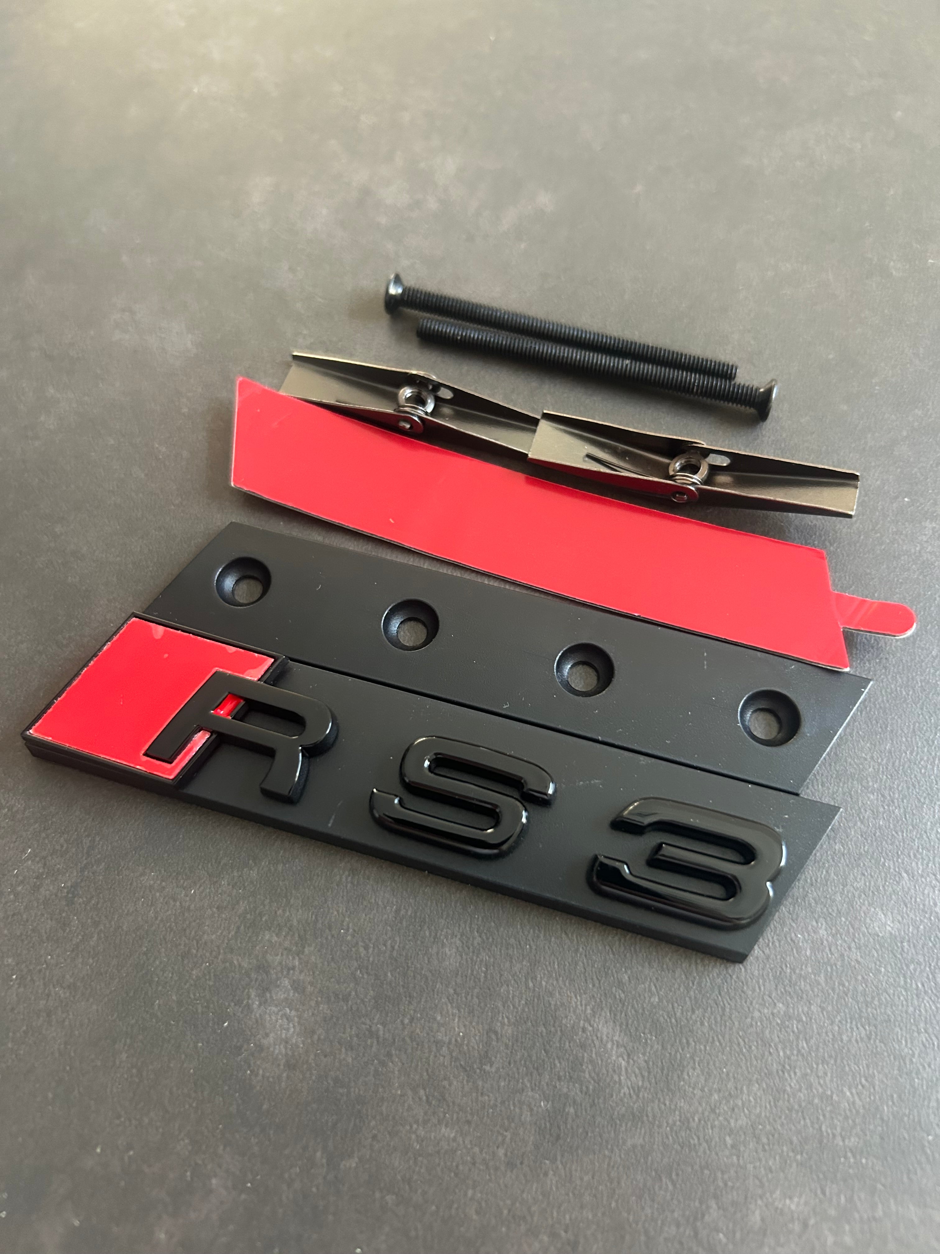 Audi RS3 Schriftzug Emblem Logo für Kühlergill Schwarz