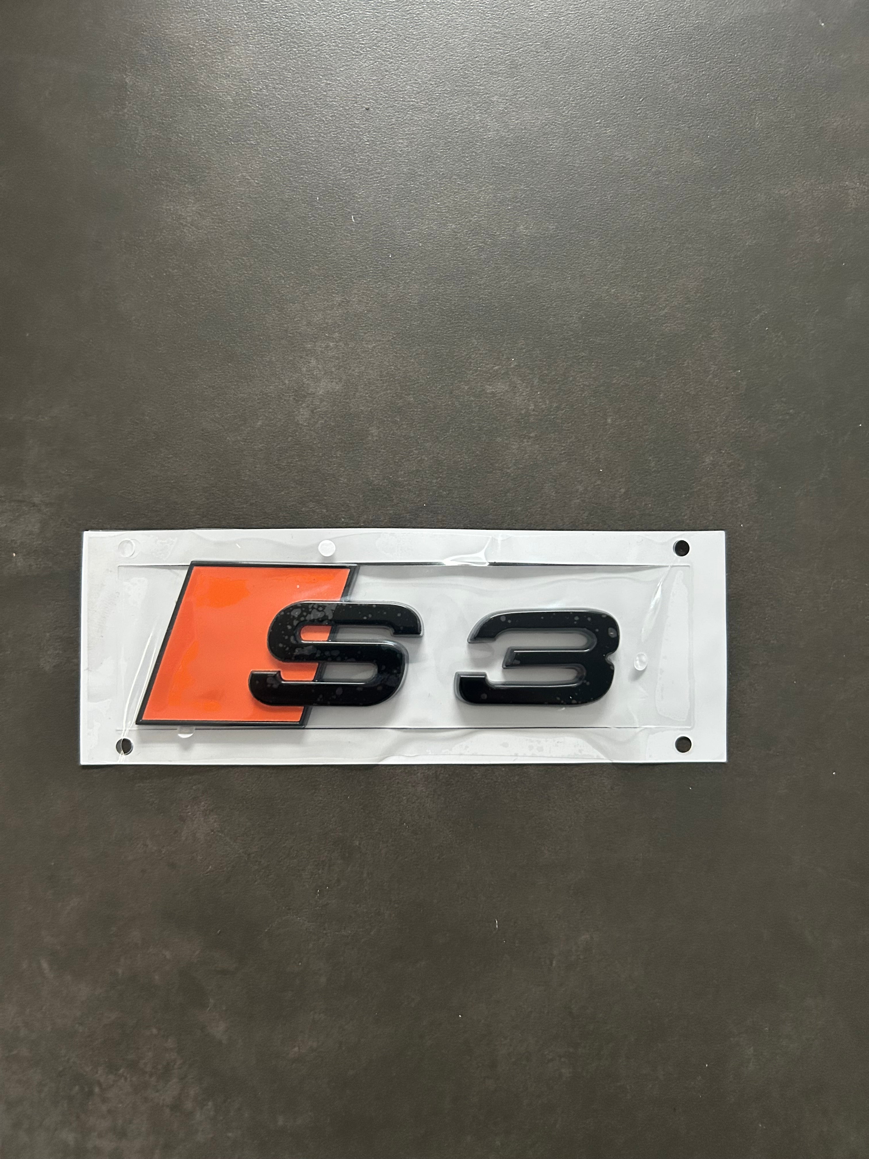 Audi S3 Heckklappen Emblem – selbstklebend – verschiedene Farben