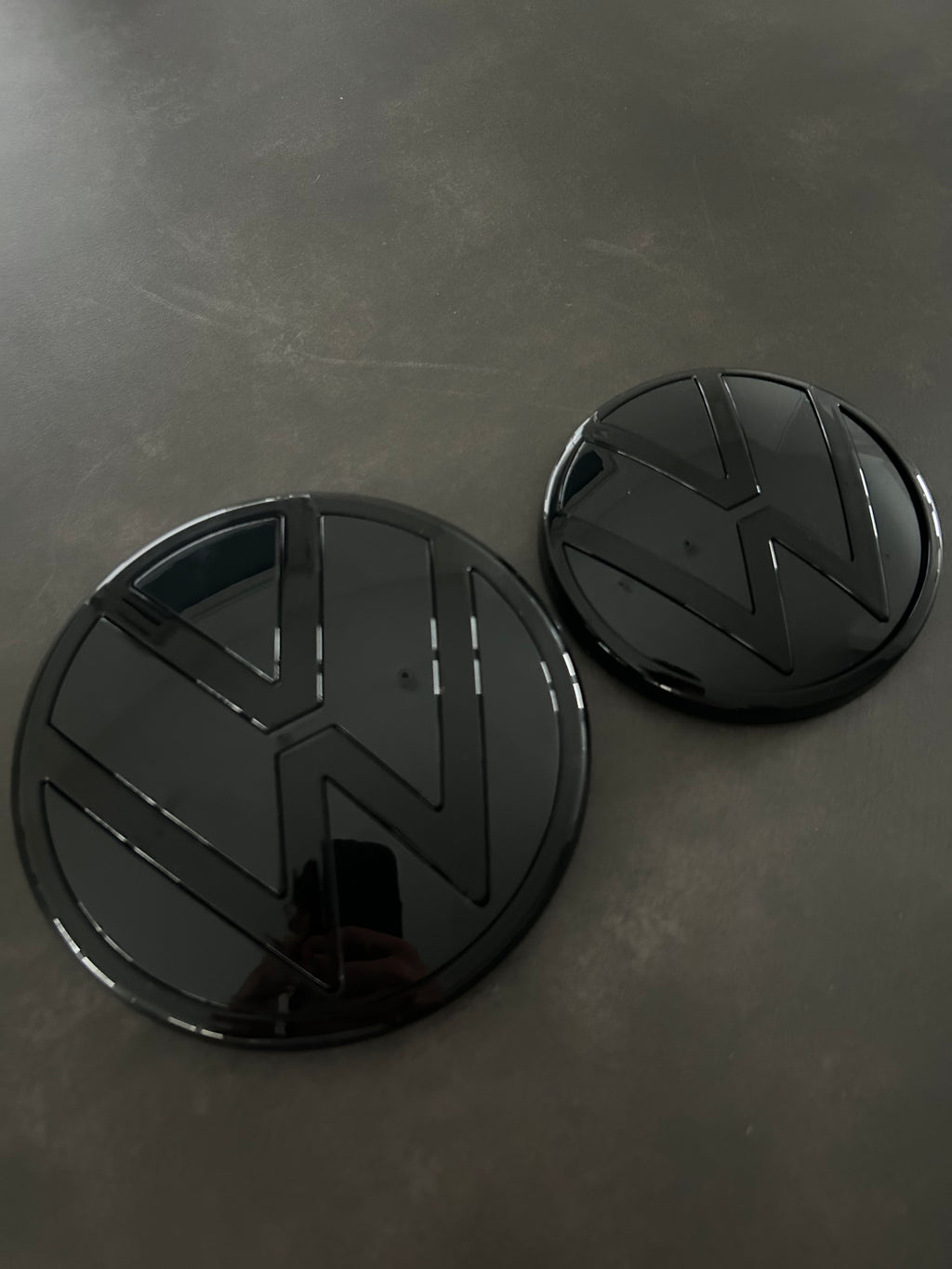 VW Golf 8 Emblem vorne und hinten - Schwarz/Schwarz mit ACC