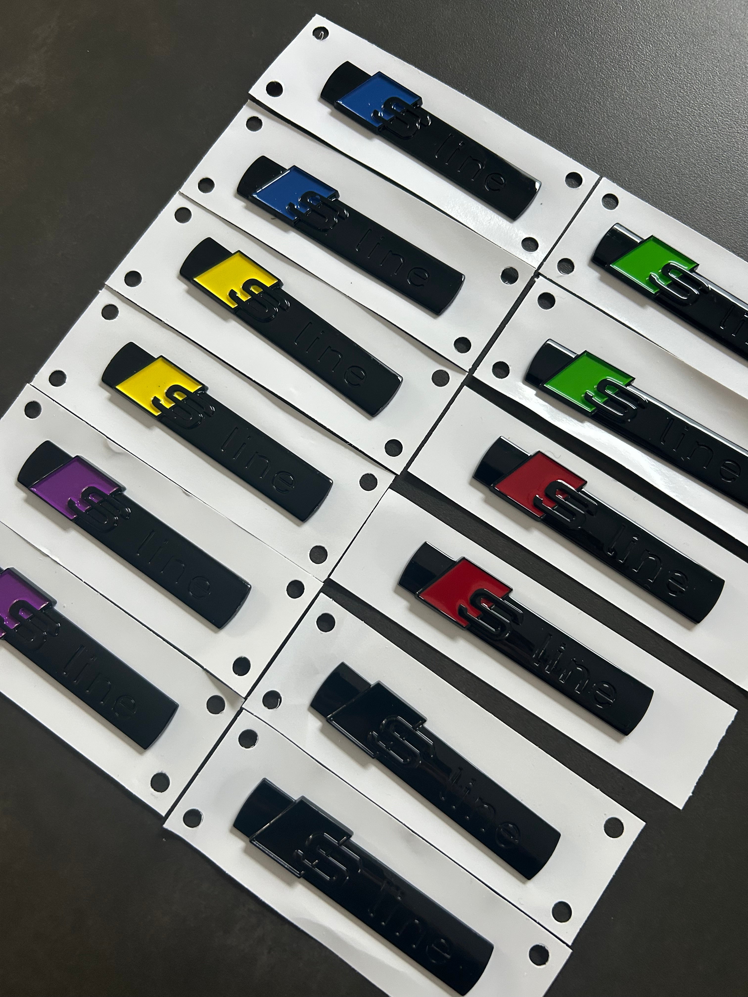 Audi S line Emblem seitlich - selbstklebend - verschiedene Farben