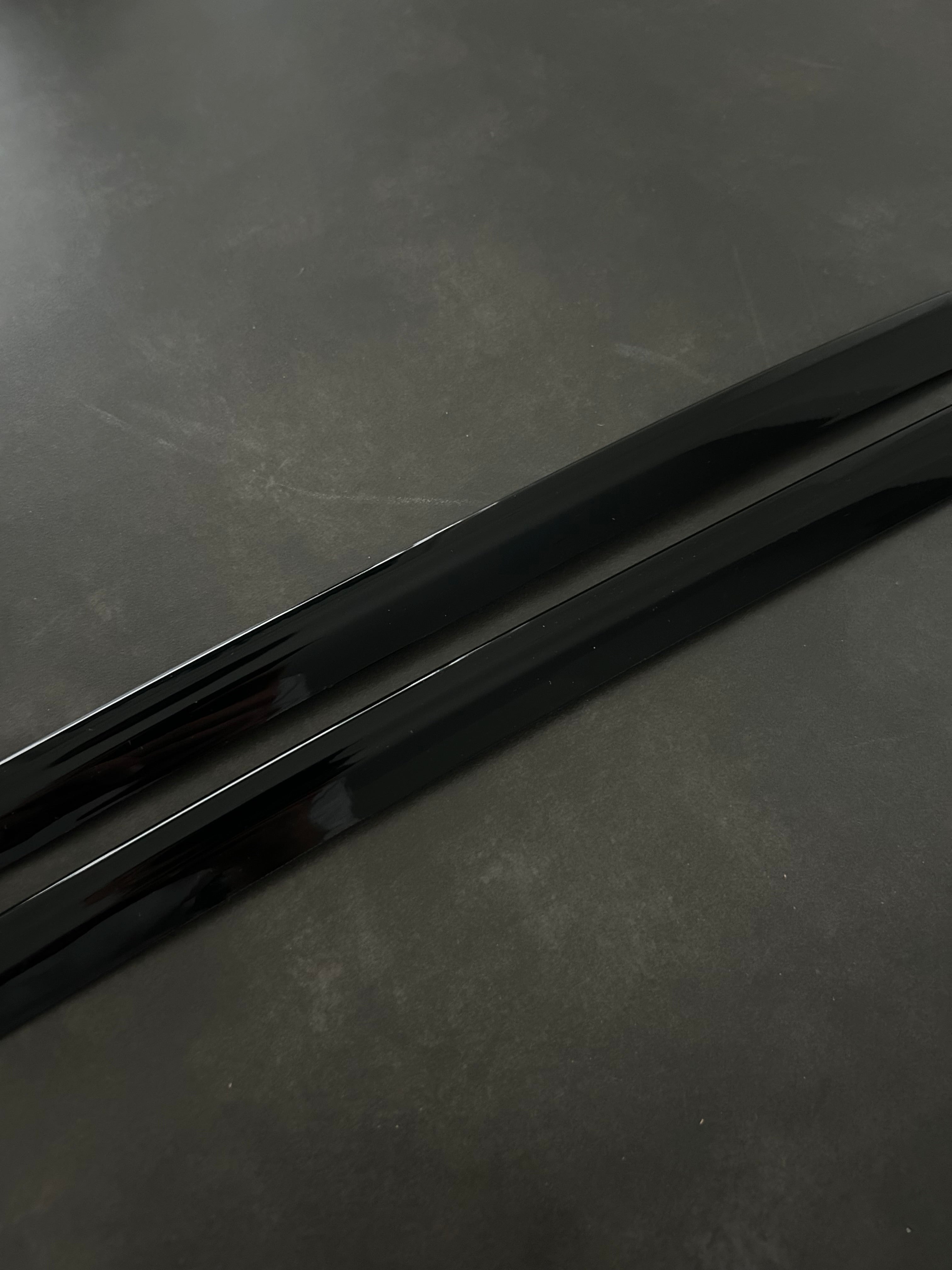VW Golf 7 14-17 Kühlergrill-Leiste – Glossy Black