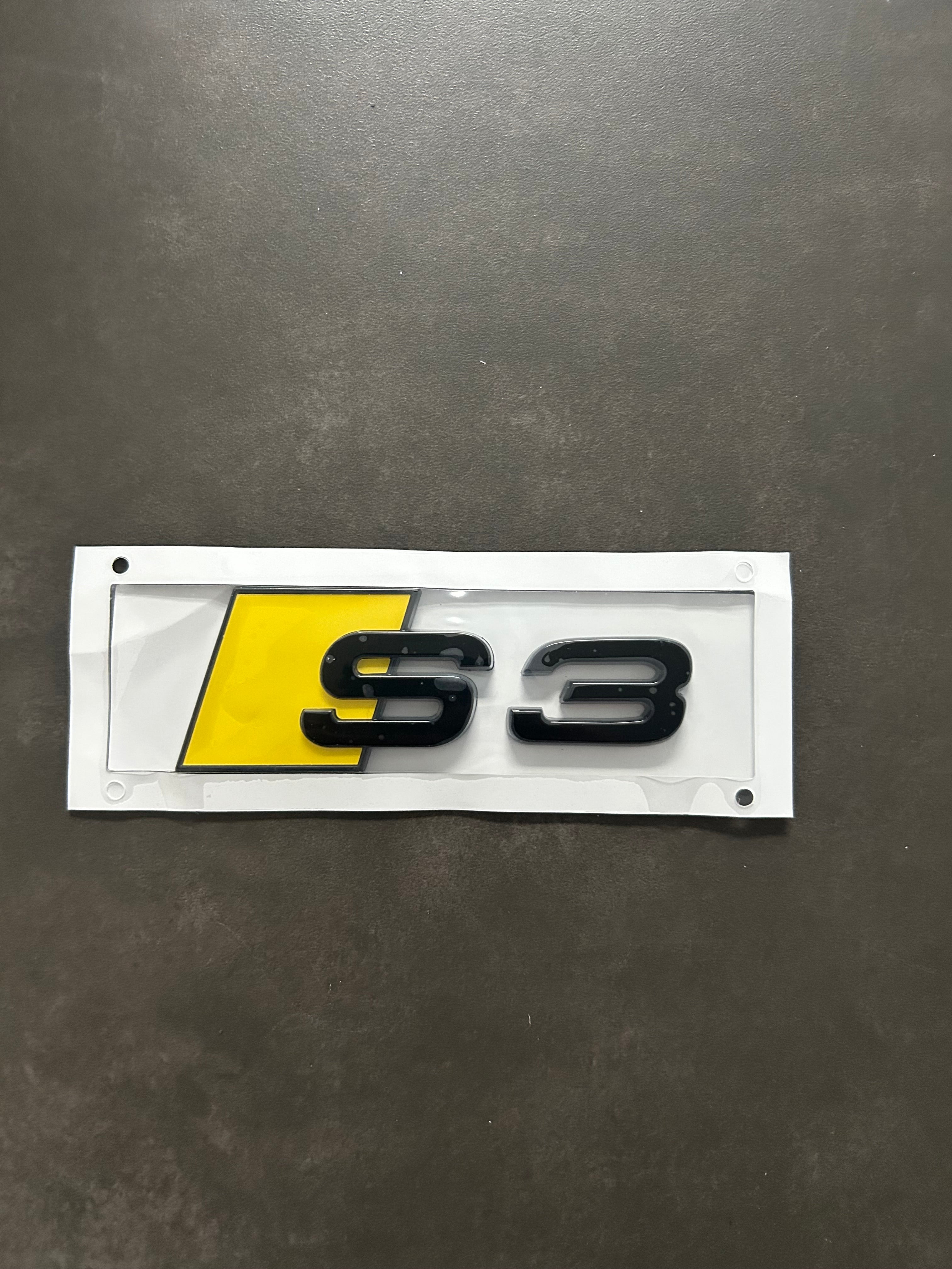 Audi S3 Heckklappen Emblem – selbstklebend – verschiedene Farben