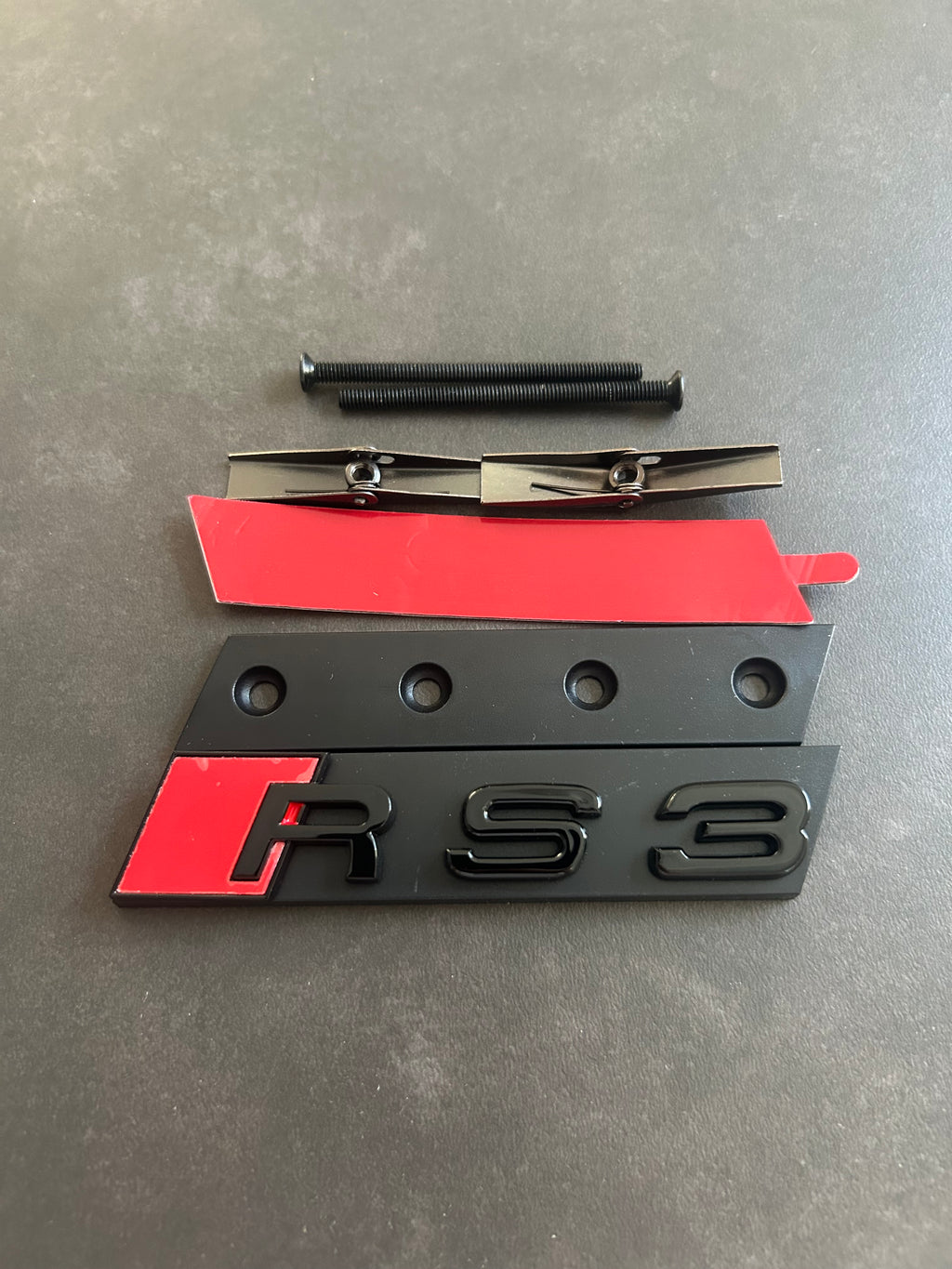 Audi RS3 Schriftzug Emblem Logo für Kühlergill Schwarz