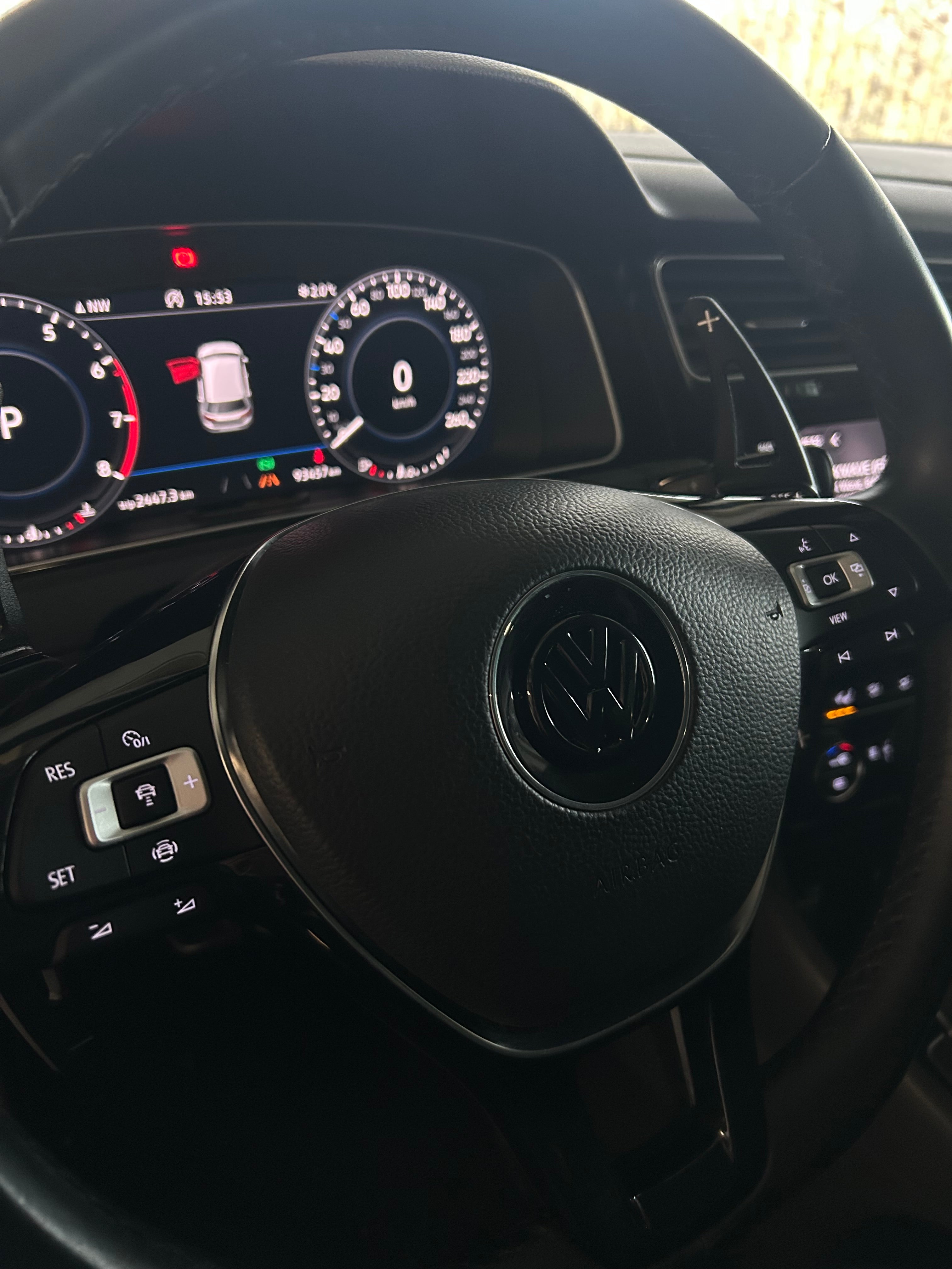 VW Golf 7 Lenkrad Emblem Schwarz