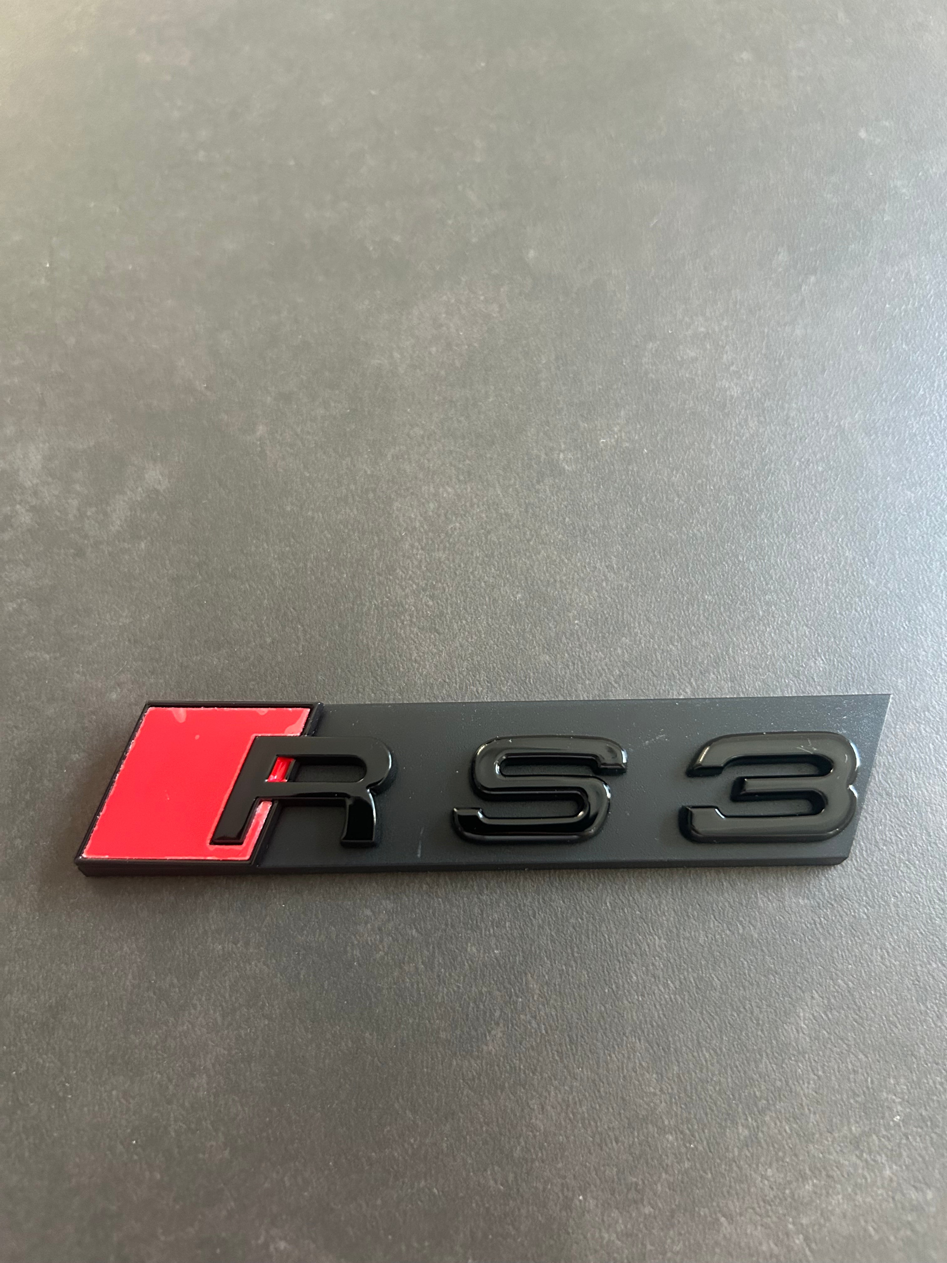 Audi RS3 Schriftzug Emblem Logo für Kühlergill Schwarz