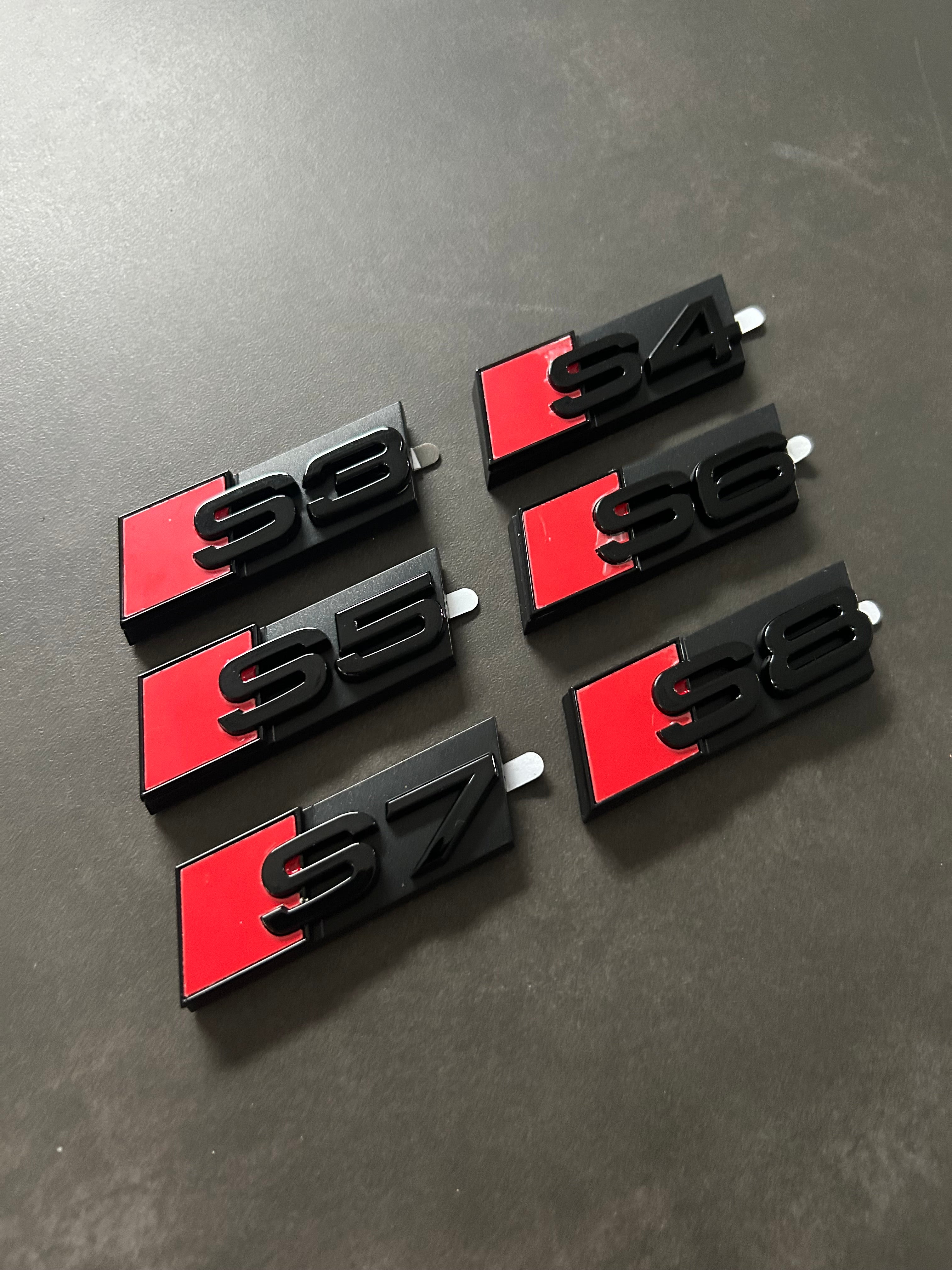 Audi S3-S8 Schriftzug Emblem Logo für Kühlergill Schwarz
