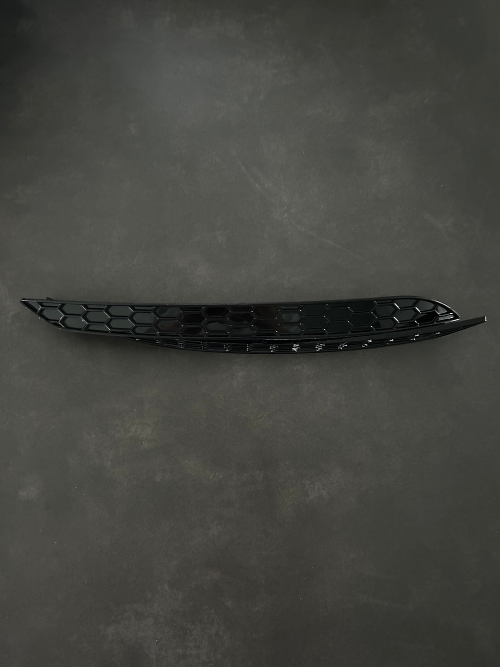 VW Golf 8 Heck Reflektor Abdeckung Waben Design – Schwarz Glanz – selbstklebend